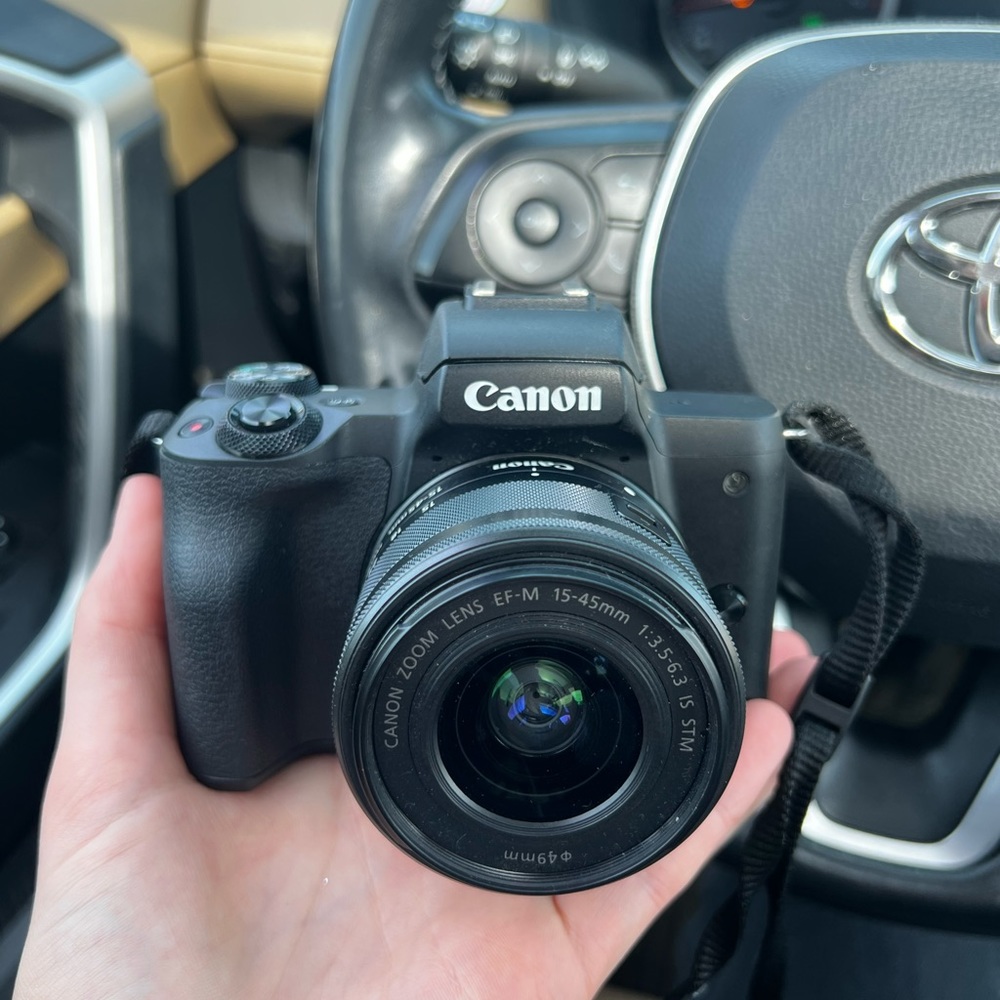 CANON EOS M50 camera with flip out screen!